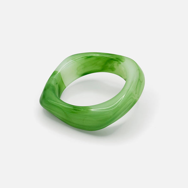 Velora™ | Sculpted Acrylic Bangle – Kiwi