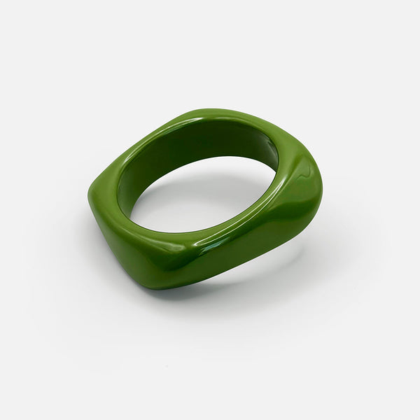 Velora™ | Sculpted Acrylic Bangle – Avocado
