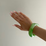 Velora™ | Sculpted Acrylic Bangle – Kiwi