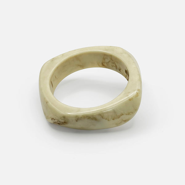Velora™ | Sculpted Acrylic Bangle – Coconut