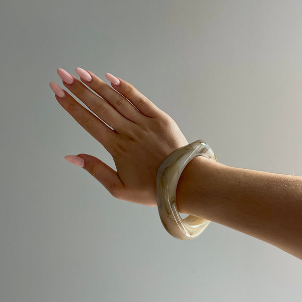 Velora™ | Sculpted Acrylic Bangle – Beige