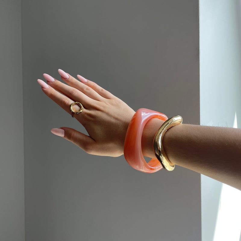 Velora™ | Sculpted Acrylic Bangle – Arancia