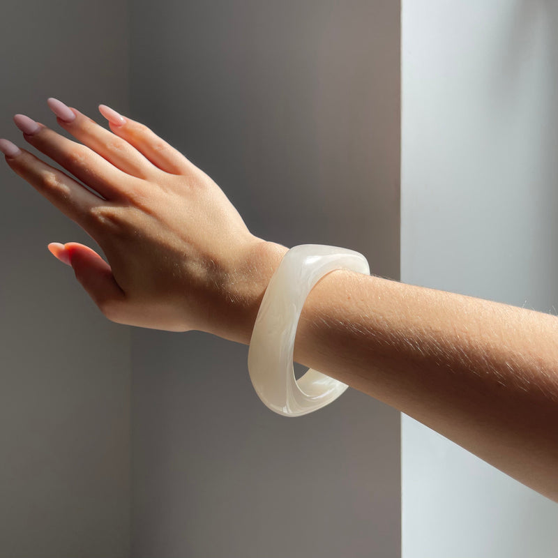 Rosella™ | Sculpted Acrylic Bangle – Cream