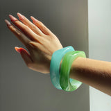 Velora™ | Sculpted Acrylic Bangle – Kiwi